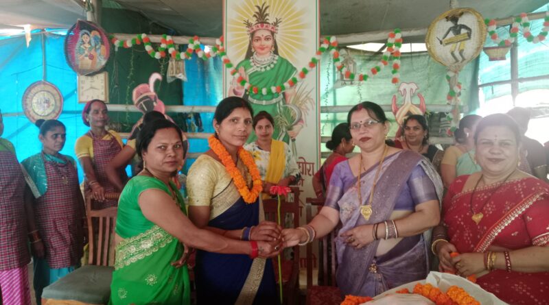 जागृति महिला मंडल ढेलवाडीह  ने किया स्व सहायता समूह की दीदियों का सम्मान